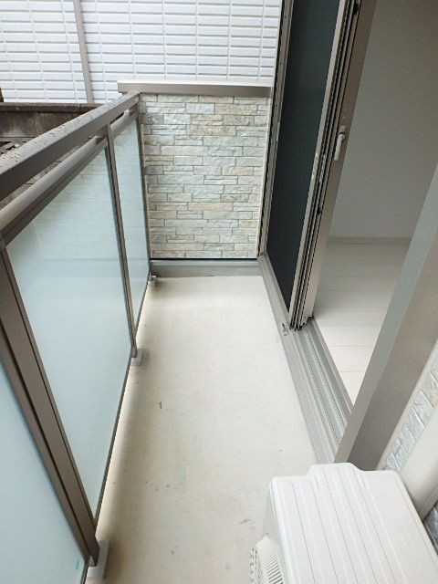 ��ʌ��������܎s�Y�a���؍�S���ڂ̃A�p�[�g�̃o���R�j�[