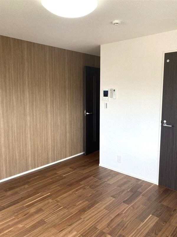 ��ʌ������s�������̃A�p�[�g�̂��̑������E�X�y�[�X