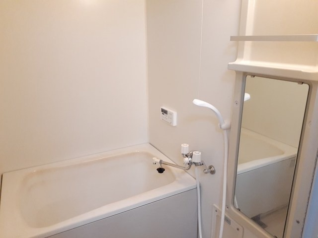 ��ʌ������s���W���ڂ̃A�p�[�g�̃o�X