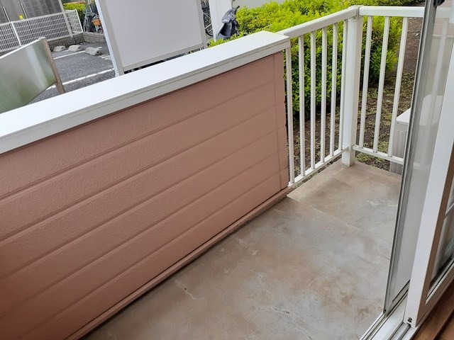 ��ʌ������s���W���ڂ̃A�p�[�g�̃o���R�j�[