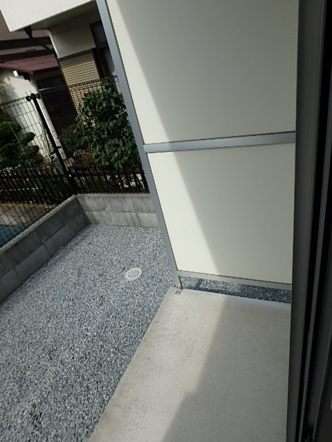 ��ʌ��������܎s��{��听���R���ڂ̃A�p�[�g�̃o���R�j�[