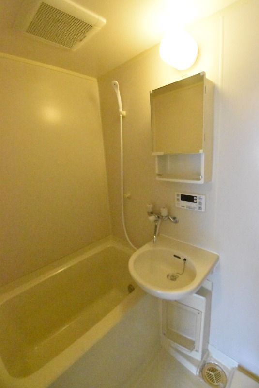 ��ʌ��������܎s�΋擌�Y�a�S���ڂ̃}���V�����̃o�X