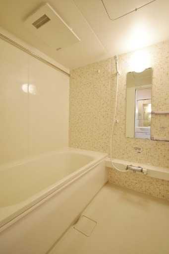 ��ʌ�����s�厚��J�{���̃A�p�[�g�̃o�X