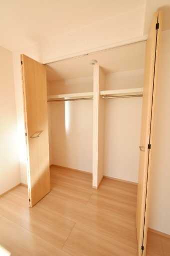 ��ʌ�����s�厚��J�{���̃A�p�[�g�̎��[