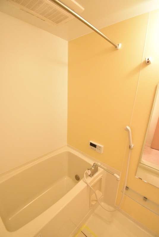 ��ʌ�����s�厚�҂̃A�p�[�g�̃o�X