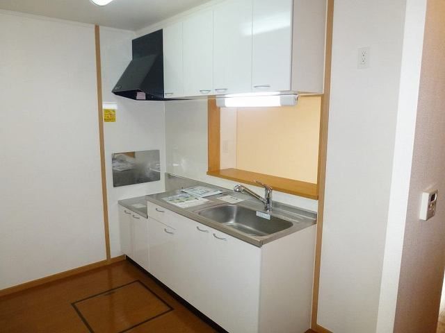 ��ʌ��@�c�s�厚�쓇�̃A�p�[�g�̃L�b�`��