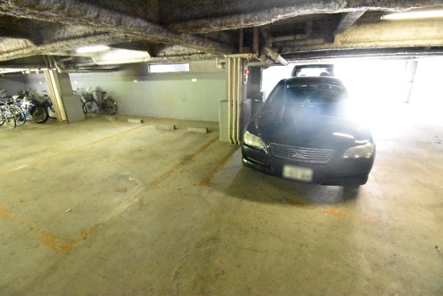 ��ʌ��������܎s�΋擌�Y�a�S���ڂ̃}���V�����̒��ԏ�