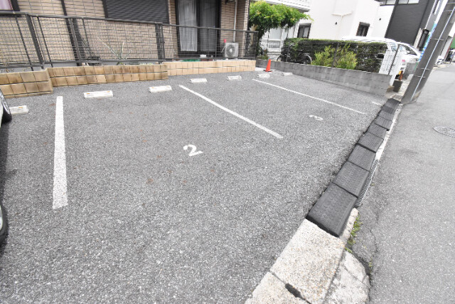 ��ʌ�����s�厚�҂̃A�p�[�g�̒��ԏ�