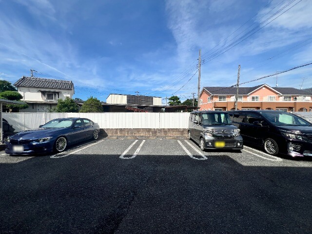 ��ʌ��@�c�s�厚�쓇�̃A�p�[�g�̒��ԏ�