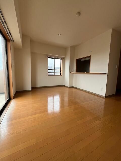 ��ʌ������s���]�P���ڂ̃}���V�����̋��ԁE���r���O