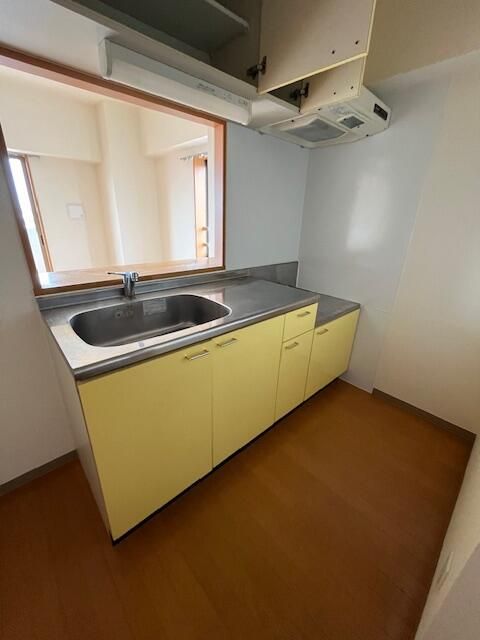 ��ʌ������s���]�P���ڂ̃}���V�����̃L�b�`��