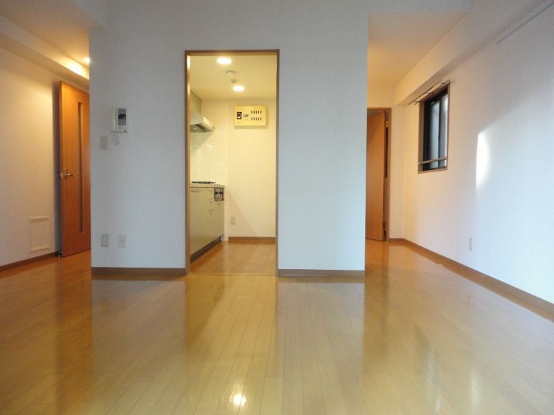 ��ʌ��������܎s��{����ؒ��Q���ڂ̃}���V�����̋��ԁE���r���O