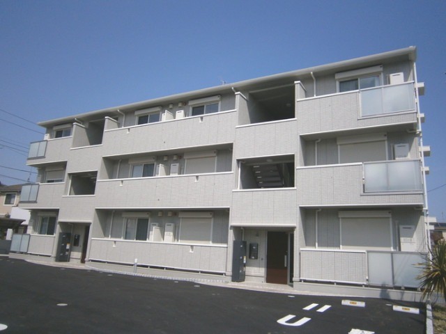 ��ʌ������s������1348-1�̃A�p�[�g�̌����O��