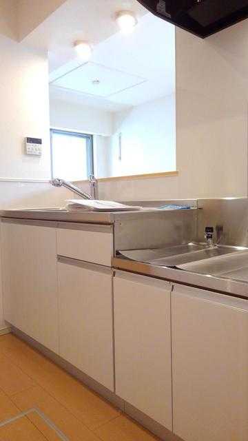 ��ʌ��@�c�s���m�؂P���ڂ̃A�p�[�g�̃L�b�`��