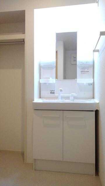 ��ʌ��@�c�s���m�؂P���ڂ̃A�p�[�g�̐��ʏ�