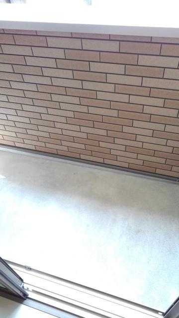 ��ʌ��@�c�s���m�؂P���ڂ̃A�p�[�g�̃o���R�j�[