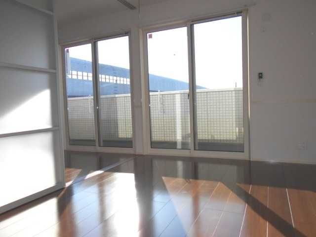 ��ʌ������s�������̃A�p�[�g�̂��̑������E�X�y�[�X