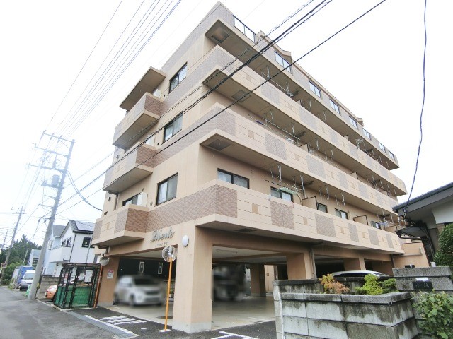 ��ʌ��������܎s��΋撇���Q���ڂ̃}���V�����̒��ԏ�