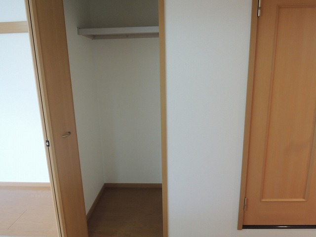 ��ʌ�����s�厚���˂̃A�p�[�g�̎��[