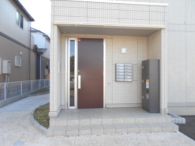 ��ʌ������s�������̃A�p�[�g�̃G���g�����X