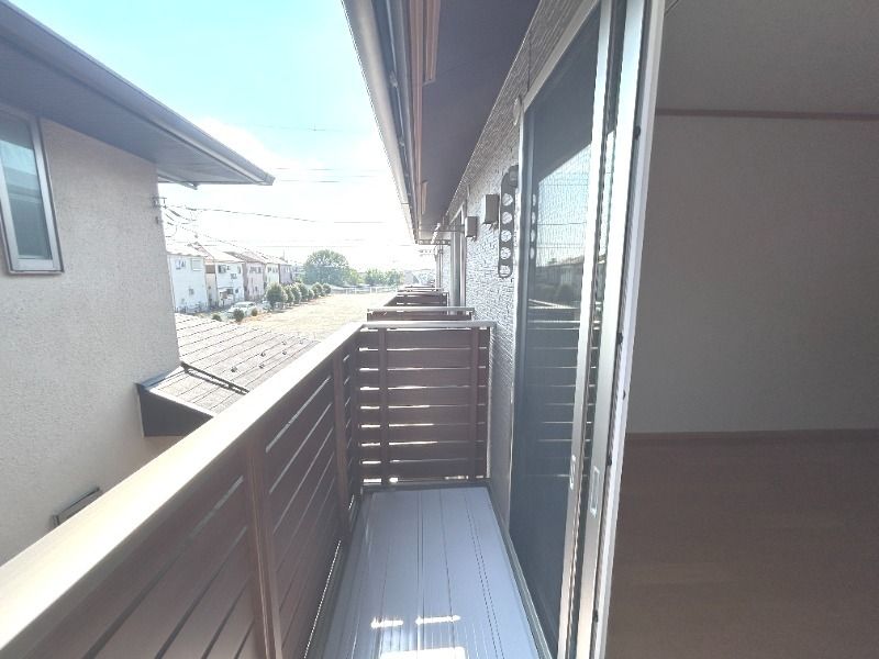 ��ʌ��������܎s����O���T���ڂ̃e���X�n�E�X�̃o���R�j�[