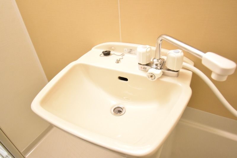 ��ʌ��������܎s�����擌��{�S���ڂ̃A�p�[�g�̐��ʏ�