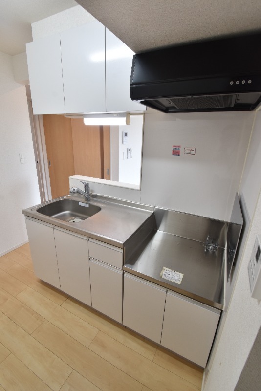 ��ʌ��������܎s��{��听���Q���ڂ̃A�p�[�g�̃L�b�`��