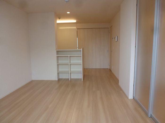 ��ʌ�����s�؂S���ڂ̃A�p�[�g�̋��ԁE���r���O