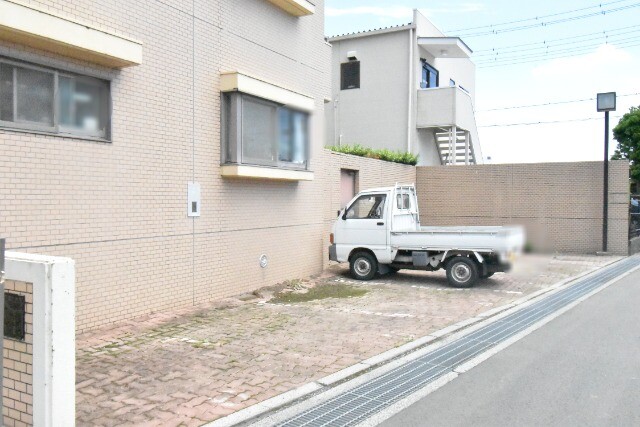 ��ʌ��������܎s����厚���V�n�̃}���V�����̒��ԏ�