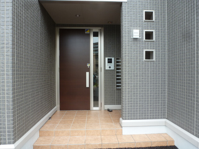 ��ʌ�����s�؂S���ڂ̃A�p�[�g�̃G���g�����X