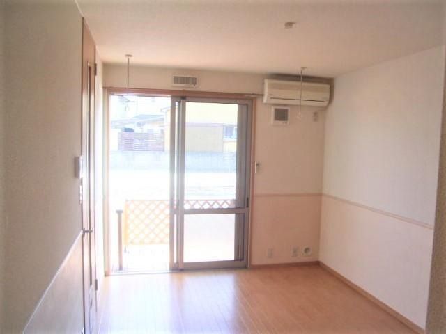 ��ʌ�����s�厚�ΐ_�̃A�p�[�g�̂��̑������E�X�y�[�X