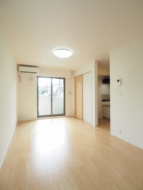 ��ʌ��������܎s��΋���̏o���̃A�p�[�g�̋��ԁE���r���O