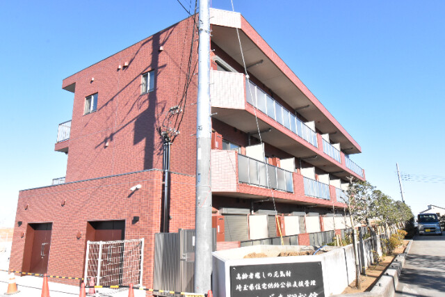 ��ʌ�����s�˒˓�Q���ڂ̃}���V�����̌����O��