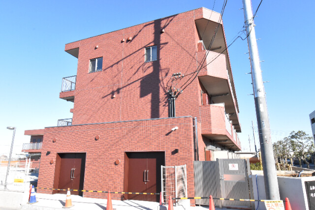 ��ʌ�����s�˒˓�Q���ڂ̃}���V�����̌����O��