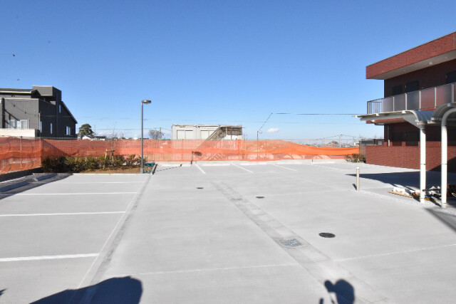 ��ʌ�����s�˒˓�Q���ڂ̃}���V�����̒��ԏ�