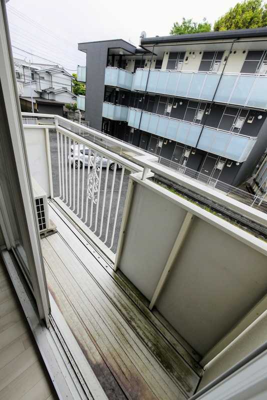 ��ʌ��������܎s�k����i���Q���ڂ̃A�p�[�g�̃o���R�j�[