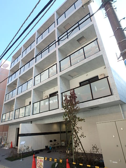 ��ʌ��������܎s��{�撇���R���ڂ̃}���V�����̌����O��