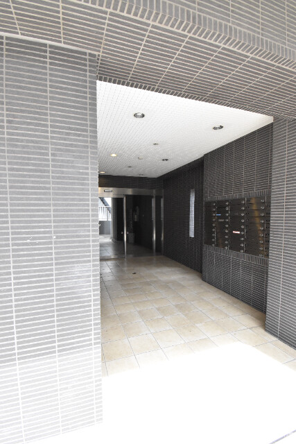 ��ʌ�����s������Q���ڂ̃}���V�����̃G���g�����X