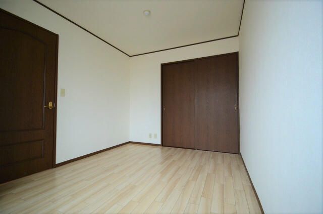 ��ʌ������s�k�J�Q���ڂ̃A�p�[�g�̂��̑������E�X�y�[�X