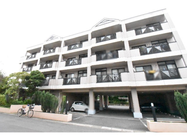 ��ʌ������s������727�̃}���V�����̌����O��