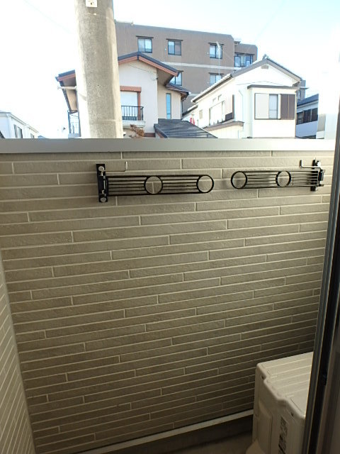 ��ʌ��������܎s�k����i���P���ڂ̃A�p�[�g�̃o���R�j�[