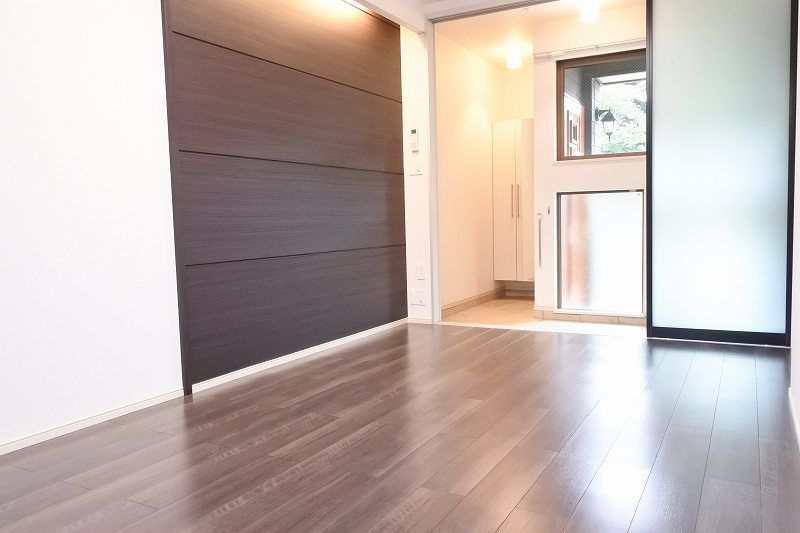 ��ʌ�����s�̉ƂQ���ڂ̃A�p�[�g�̂��̑������E�X�y�[�X