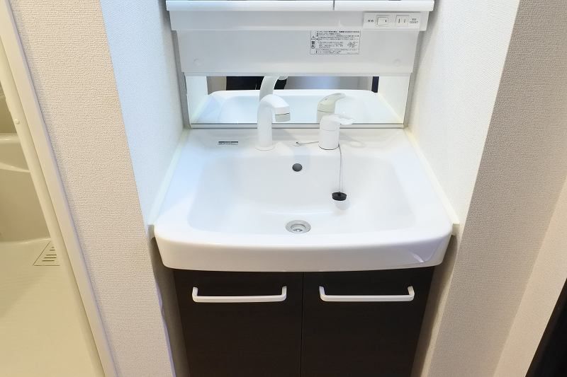 ��ʌ�����s�̉ƂQ���ڂ̃A�p�[�g�̐��ʏ�