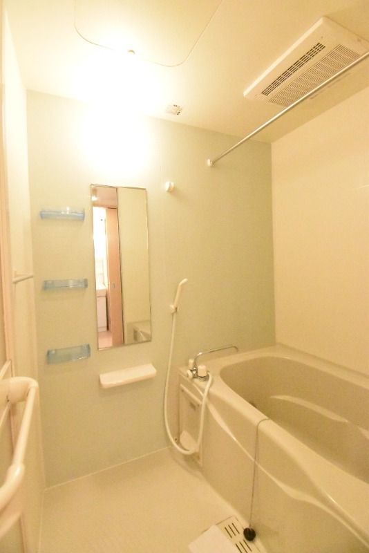 ��ʌ������s���h�P���ڂ̃A�p�[�g�̃o�X