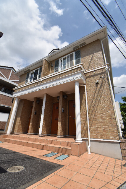 ��ʌ��������܎s��΋擌��΂R���ڂ̃A�p�[�g�̌����O��