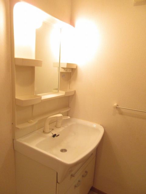 ��ʌ��������܎s��΋擌��΂R���ڂ̃A�p�[�g�̐��ʏ�