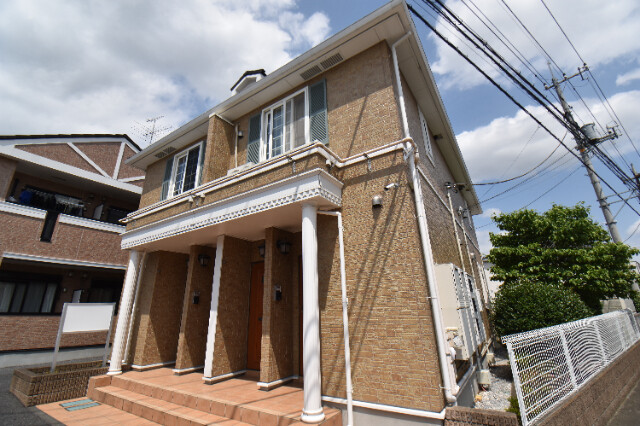 ��ʌ��������܎s��΋擌��΂R���ڂ̃A�p�[�g�̃G���g�����X