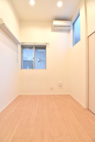 ��ʌ�����s�˒˂S���ڂ̃A�p�[�g�̋��ԁE���r���O