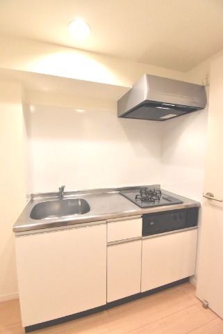 ��ʌ�����s�˒˂S���ڂ̃A�p�[�g�̃L�b�`��