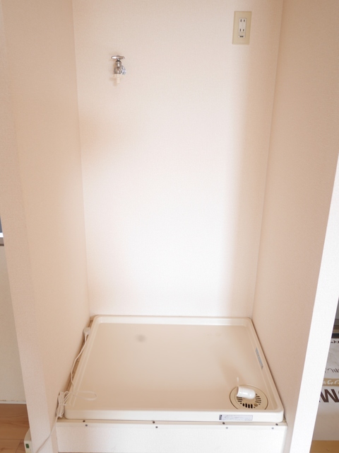 ��ʌ������s���P�O���ڂ̃A�p�[�g�̂��̑������E�X�y�[�X